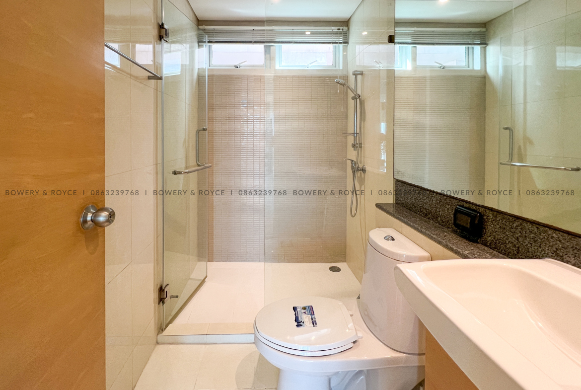 Large Three Bedroom Plus Maid Condo for Rent in Ekkamai