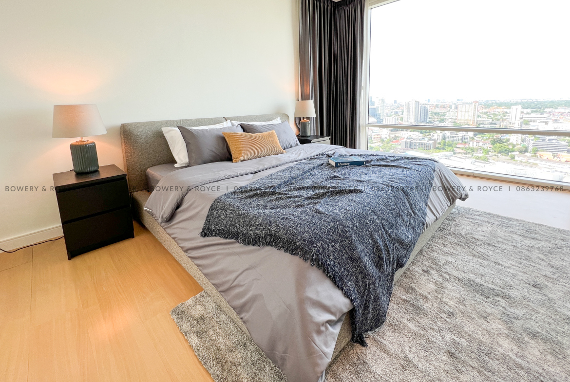 Large Three Bedroom Plus Maid Condo for Rent in Ekkamai