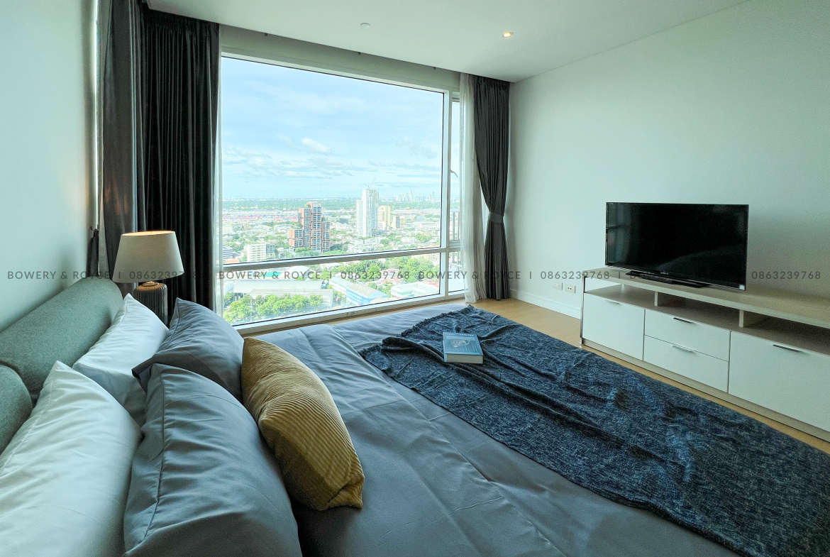 Large Three Bedroom Plus Maid Condo for Rent in Ekkamai