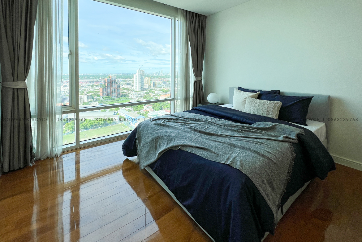 Large Three Bedroom Plus Maid Condo for Rent in Ekkamai