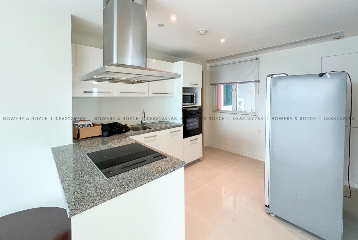Large Three Bedroom Plus Maid Condo for Rent in Ekkamai