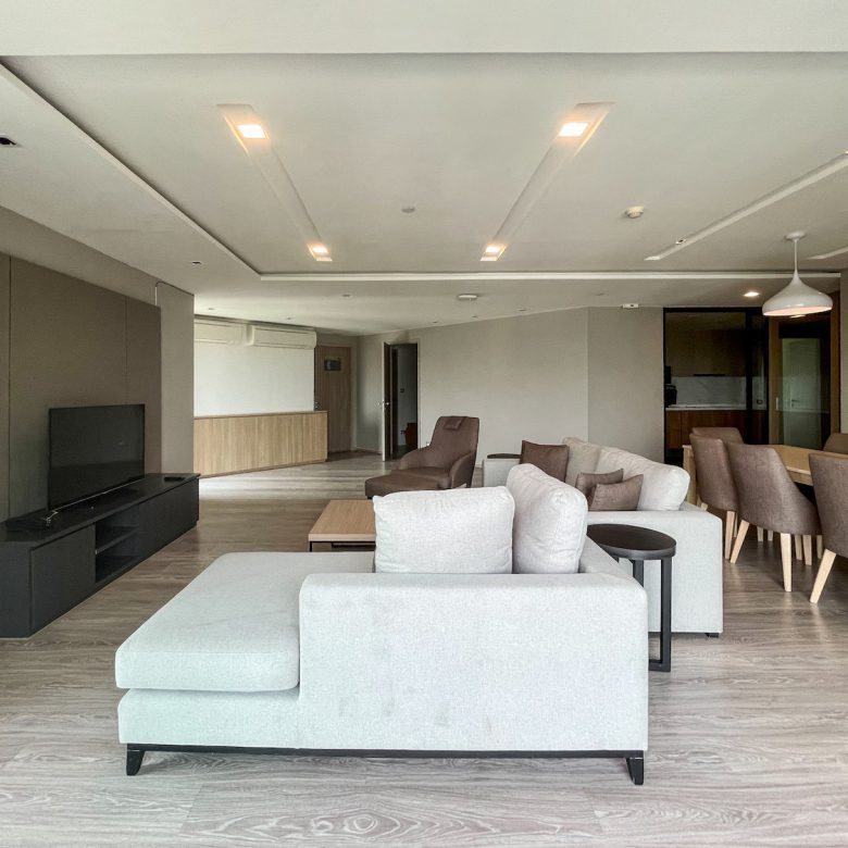 Large Modern Three Bedroom Pet Friendly Apartment for Rent in Ekkamai