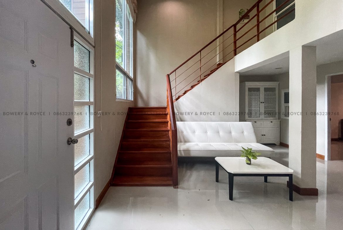 Thai Style Three Bedroom Duplex for Rent in Thong Lor