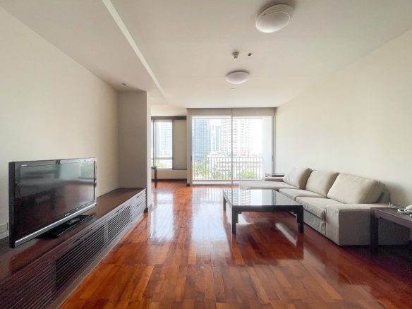 Extra Large Two Bedroom Plus Maid's Quarter Apartment for Rent in Thong Lor