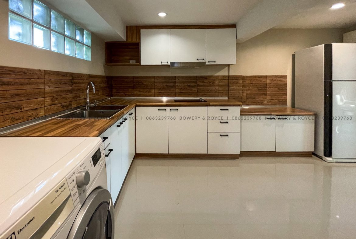 Thai Style Two Bedroom Townhouse for Rent in Thong Lor