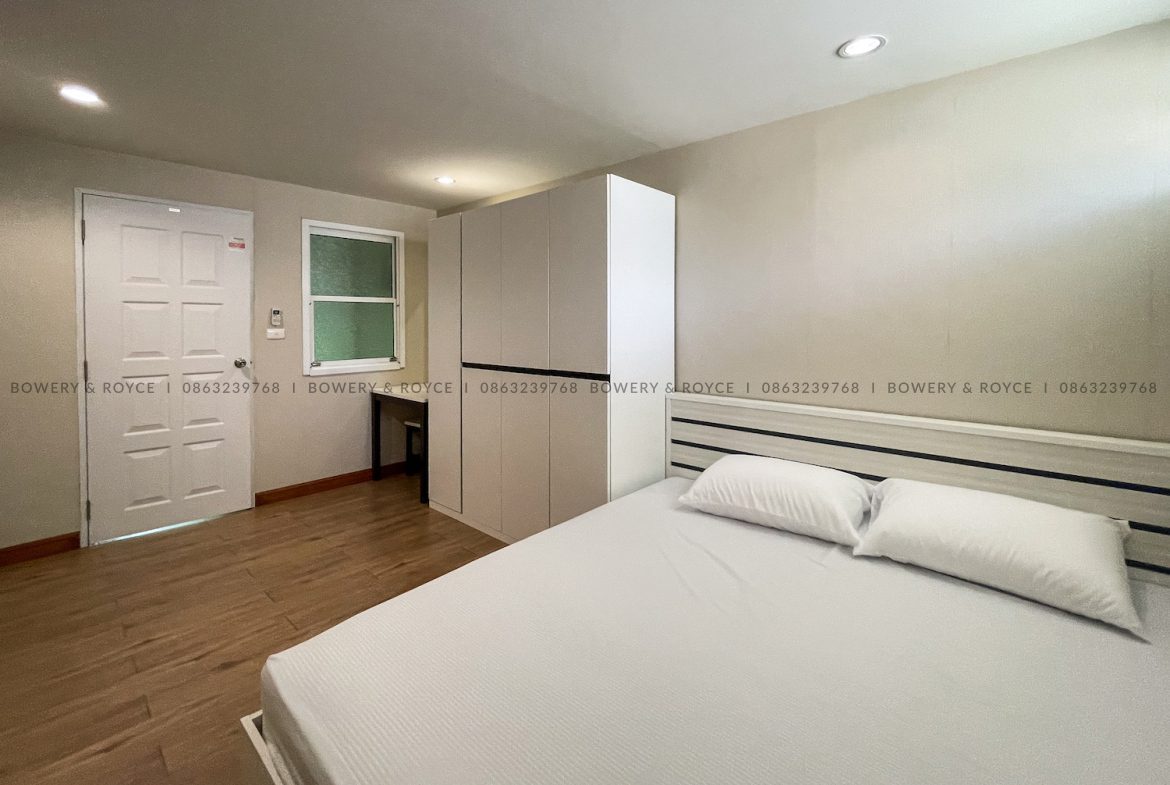 Thai Style Three Bedroom Duplex for Rent in Thong Lor