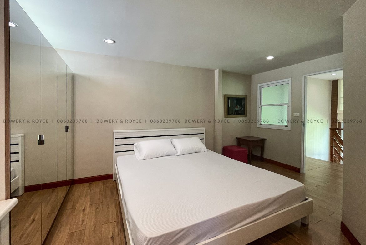 Thai Style Two Bedroom Townhouse for Rent in Thong Lor