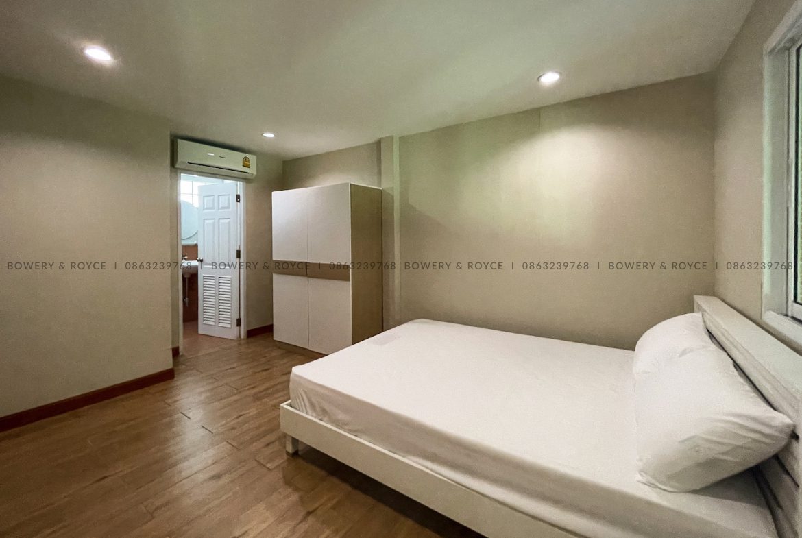 Thai Style Three Bedroom Duplex for Rent in Thong Lor