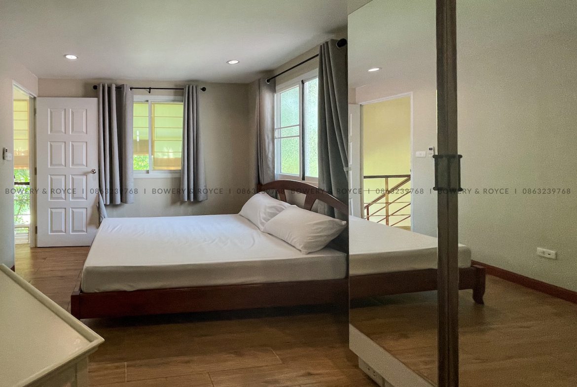 Thai Style Two Bedroom Townhouse for Rent in Thong Lor