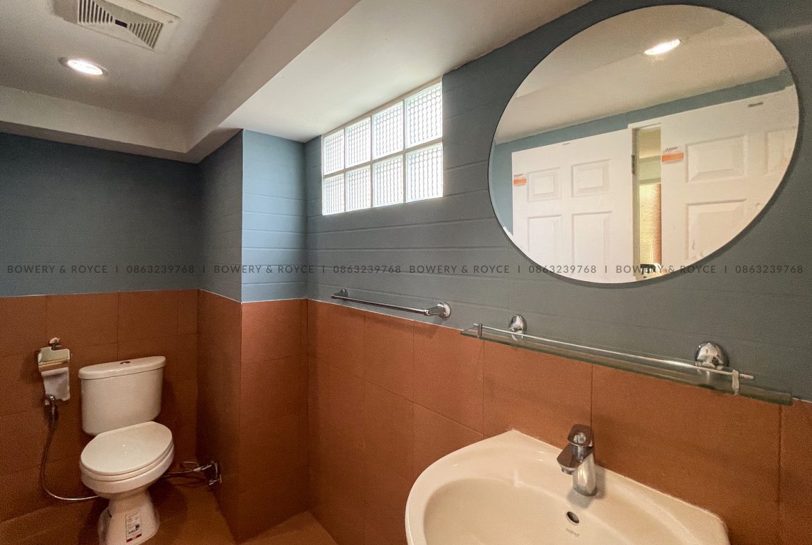 Thai Style Two Bedroom Townhouse for Rent in Thong Lor