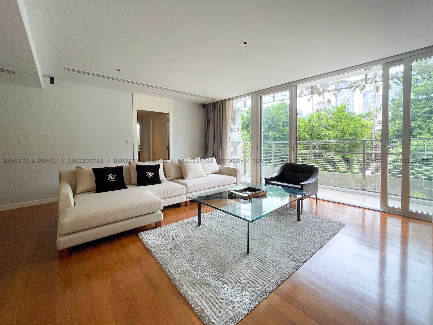 Spacious and Modern Three Bedroom Condo for Rent in Thong Lor