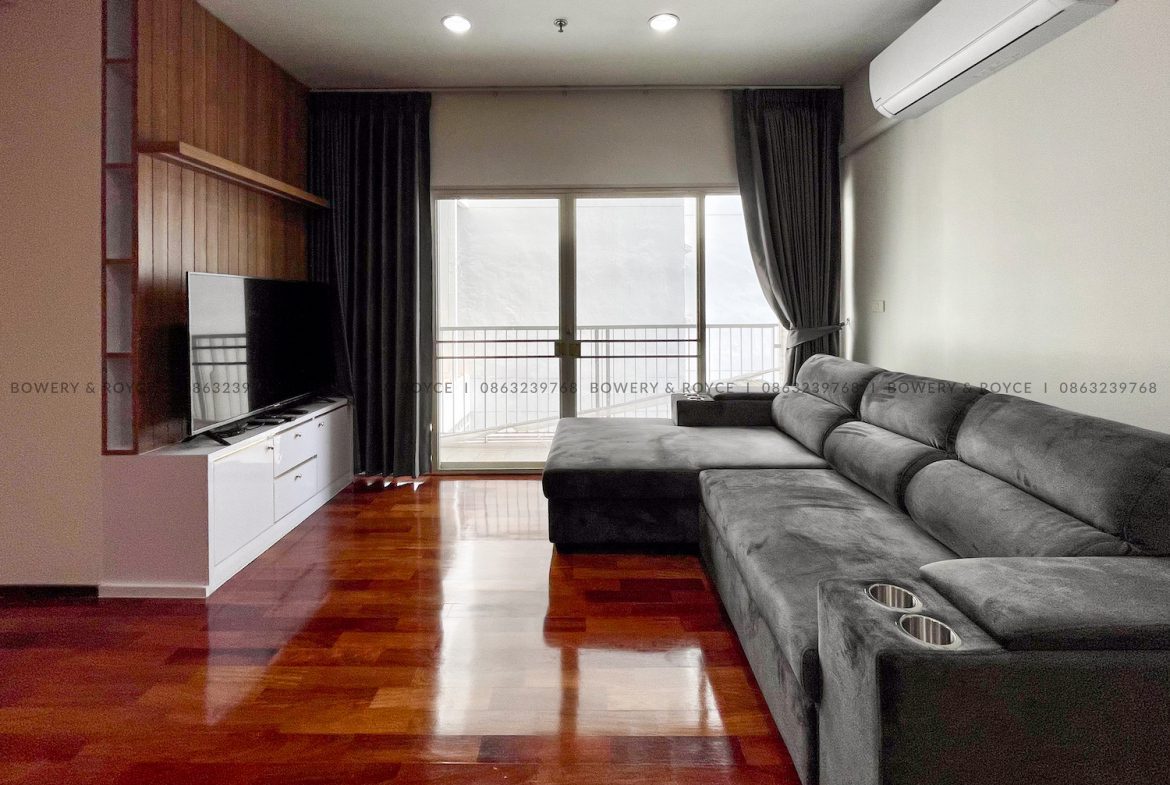 Just Renovated Two Bedroom Condo for Rent in Thong Lor