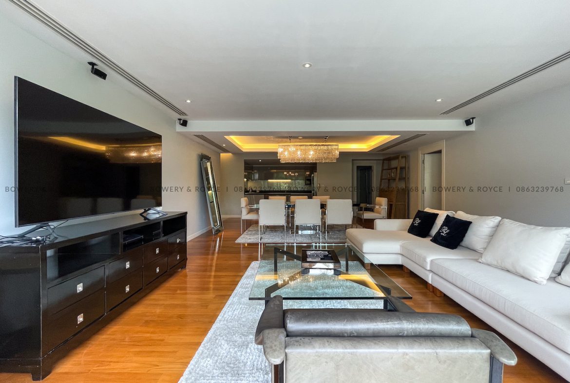 Spacious and Modern Three Bedroom Condo for Rent in Thong Lor