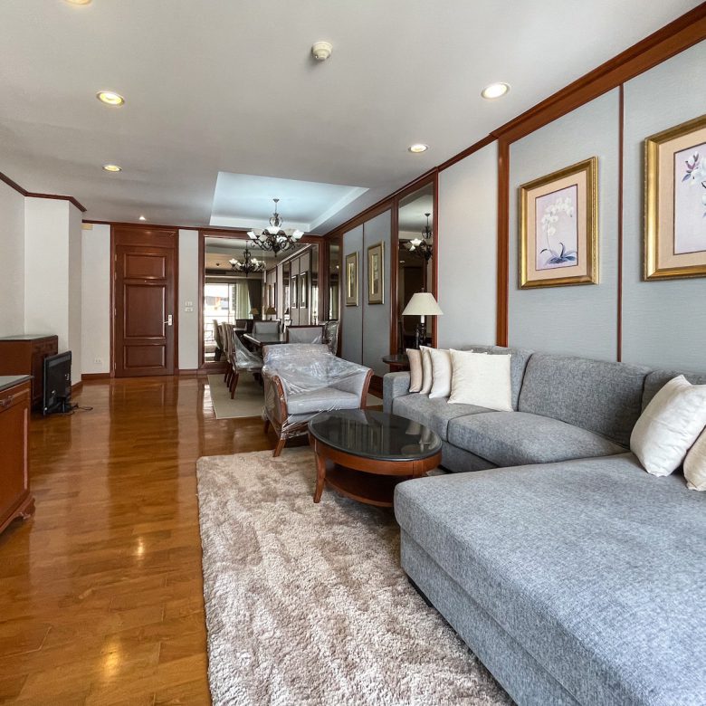 Elegant Two Bedroom Condo for Rent in Phrom Phong