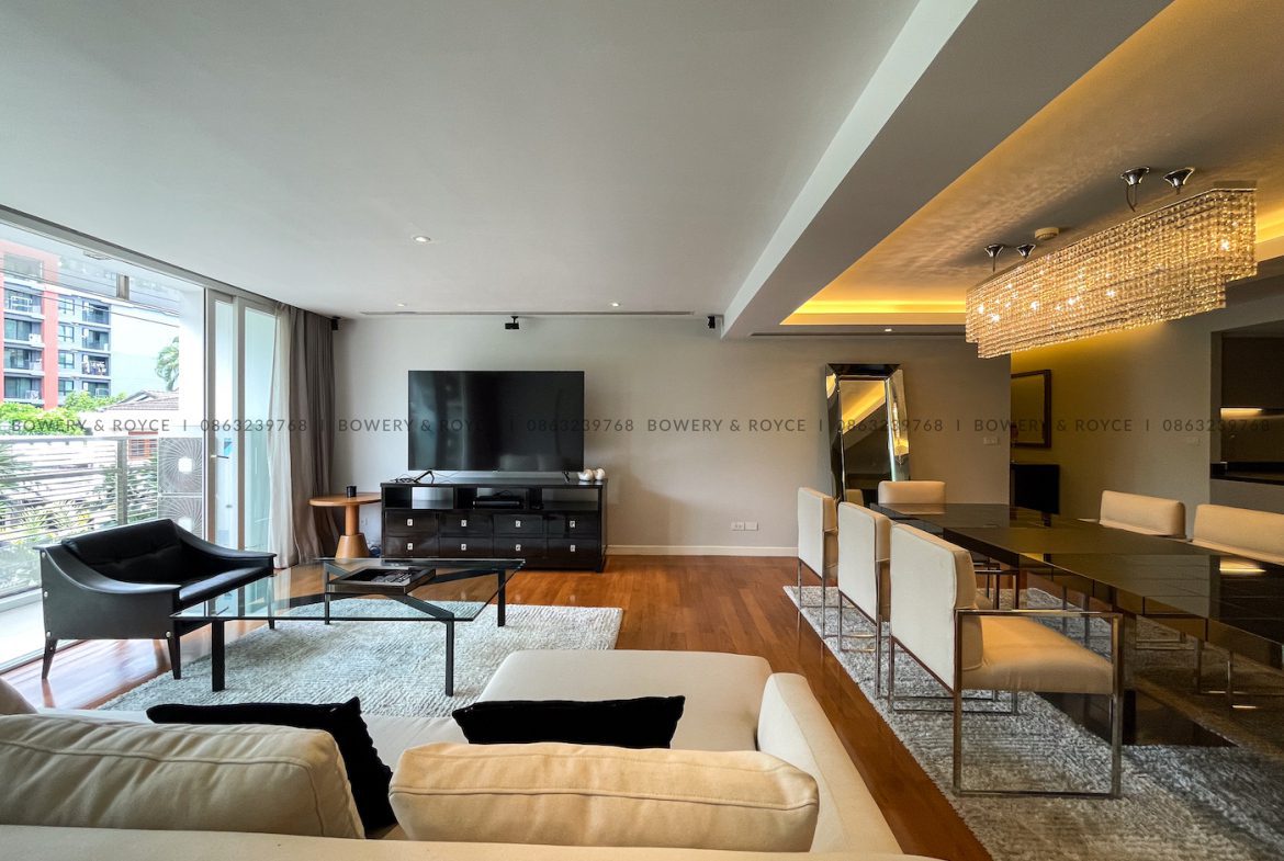 Spacious and Modern Three Bedroom Condo for Rent in Thong Lor