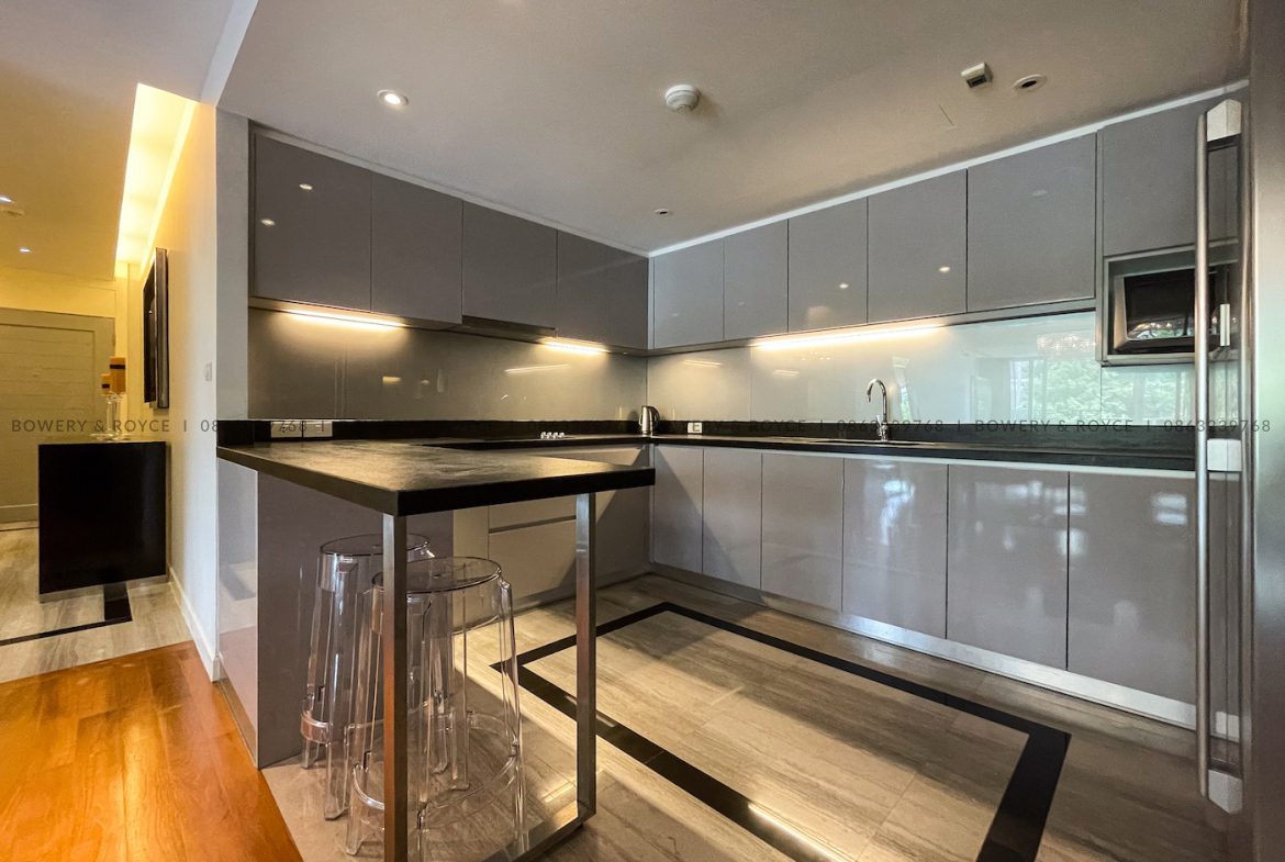 Spacious and Modern Three Bedroom Condo for Rent in Thong Lor