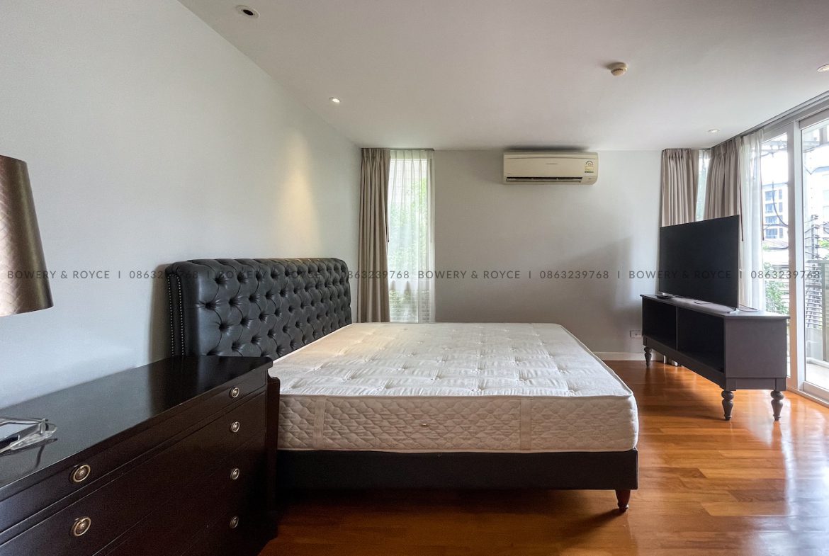 Spacious and Modern Three Bedroom Condo for Rent in Thong Lor
