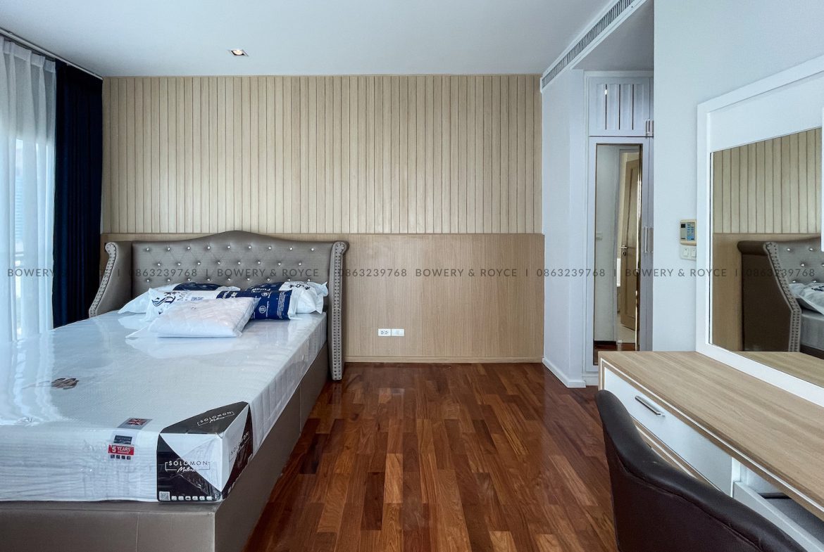 Just Renovated Two Bedroom Condo for Rent in Thong Lor