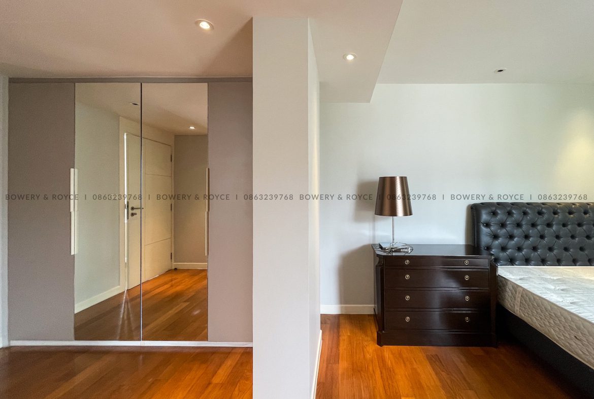 Spacious and Modern Three Bedroom Condo for Rent in Thong Lor