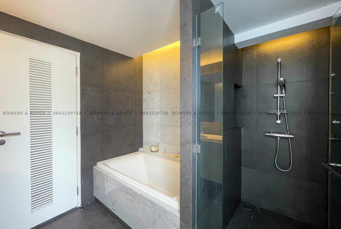 Spacious and Modern Three Bedroom Condo for Rent in Thong Lor