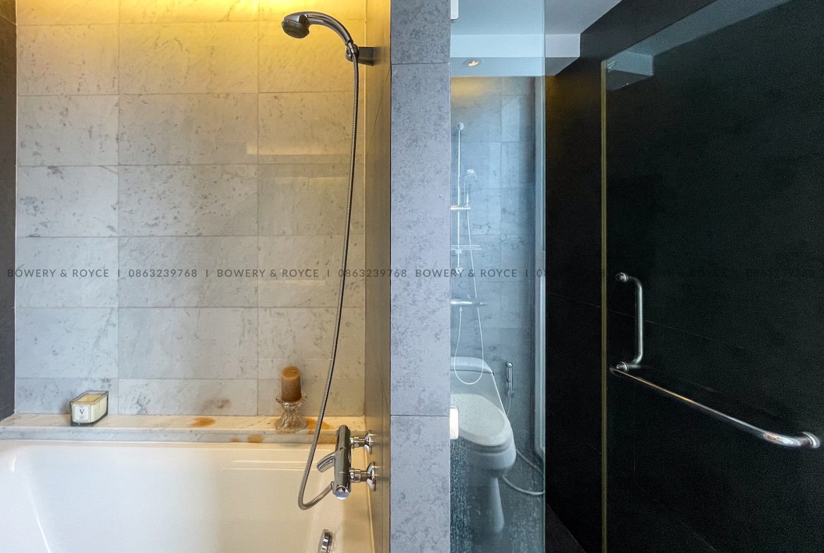 Spacious and Modern Three Bedroom Condo for Rent in Thong Lor