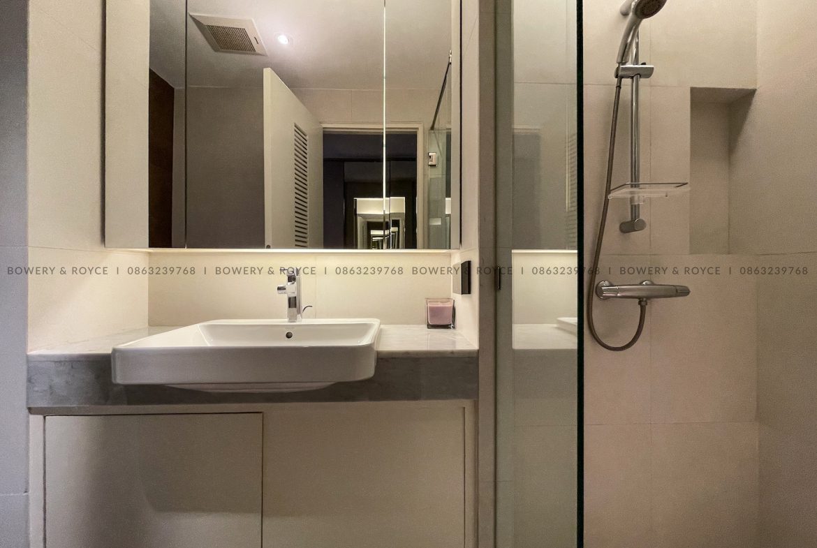 Spacious and Modern Three Bedroom Condo for Rent in Thong Lor
