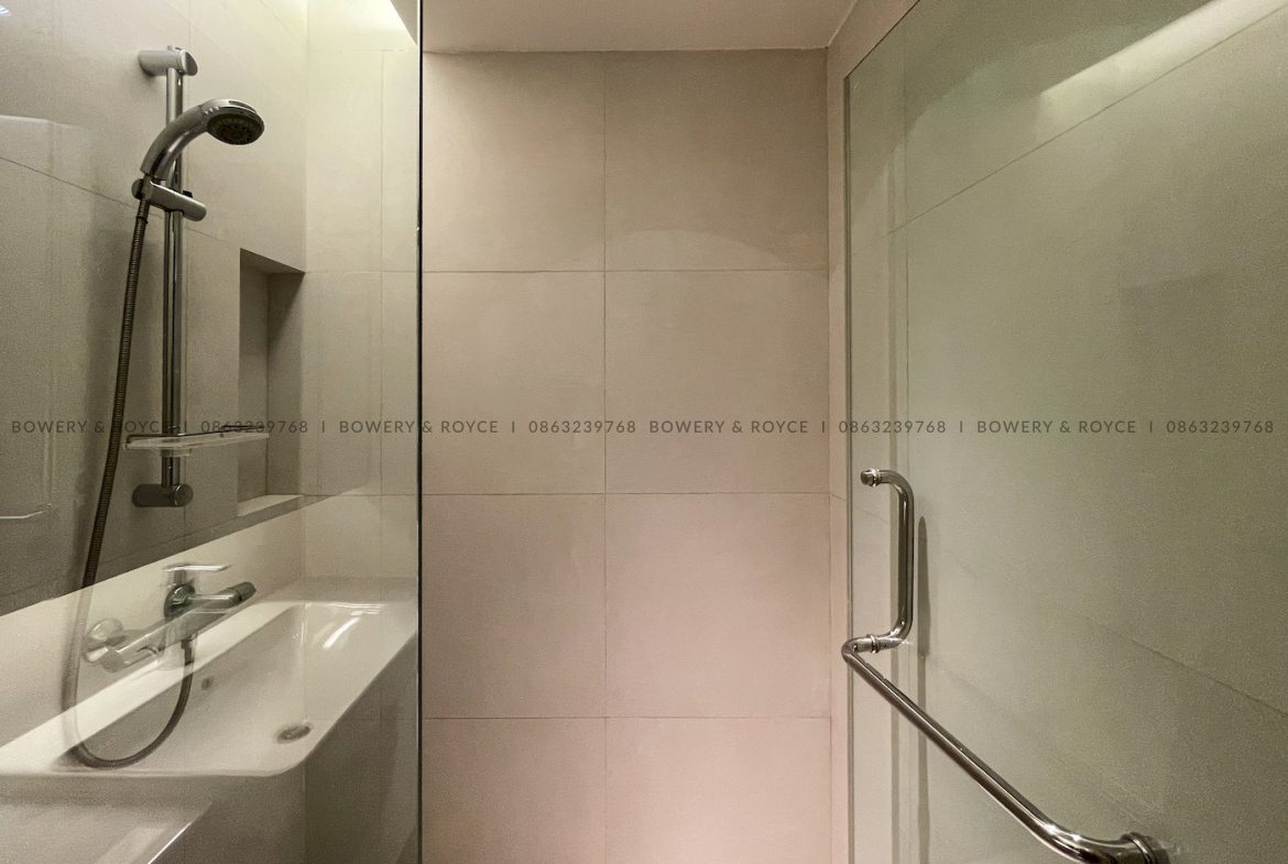 Spacious and Modern Three Bedroom Condo for Rent in Thong Lor