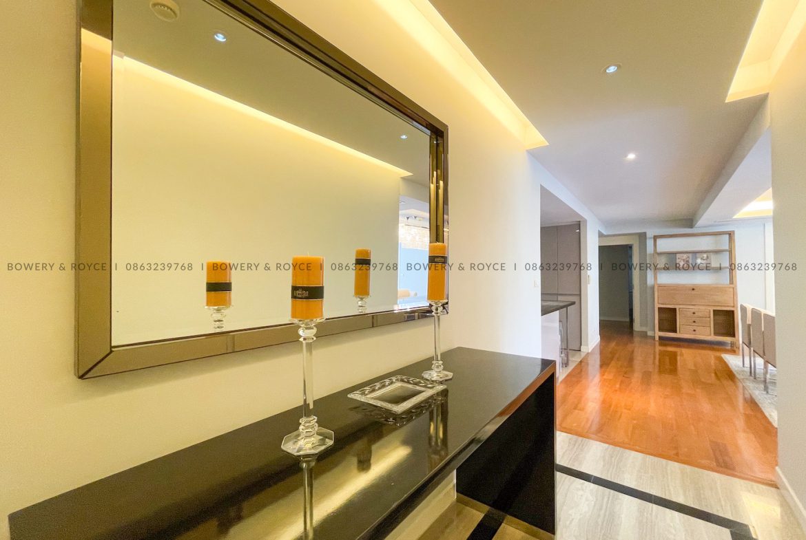 Spacious and Modern Three Bedroom Condo for Rent in Thong Lor