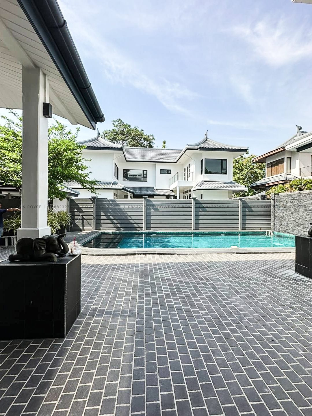 Beautiful Four Bedroom Detached House with Private Pool For Rent in Thong Lor