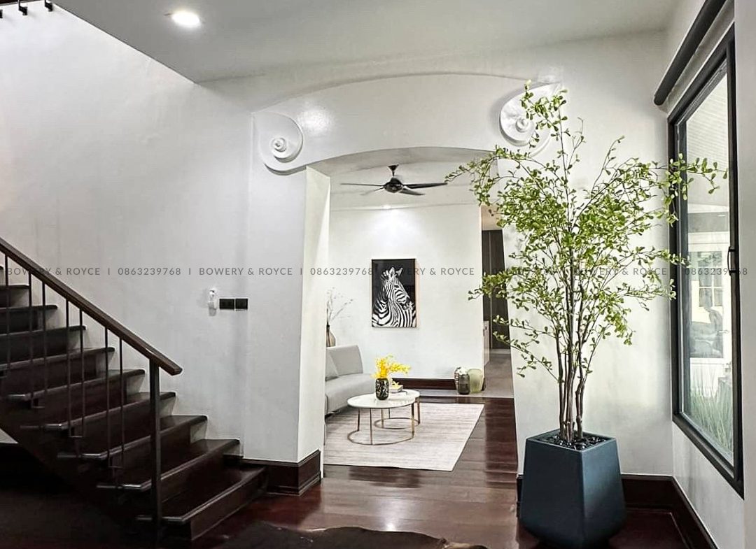 Beautiful Four Bedroom Detached House with Private Pool For Rent in Thong Lor