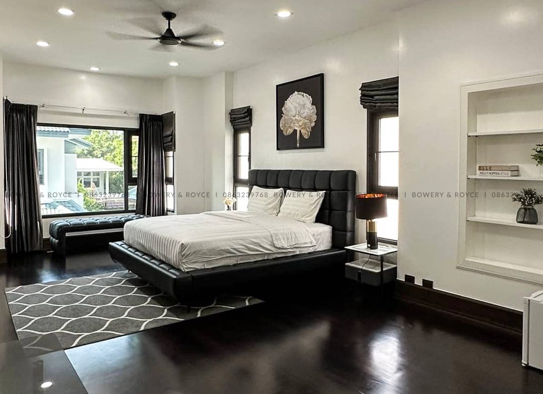 Beautiful Four Bedroom Detached House with Private Pool For Rent in Thong Lor