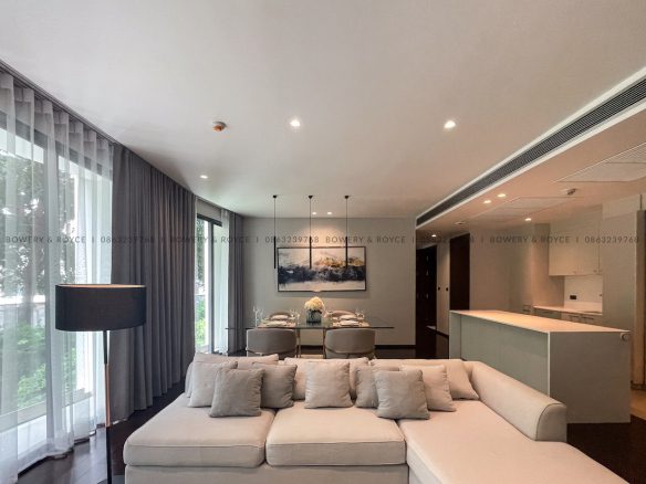 Immaculate & Stylish Two Bedroom condo for rent in Thong Lor