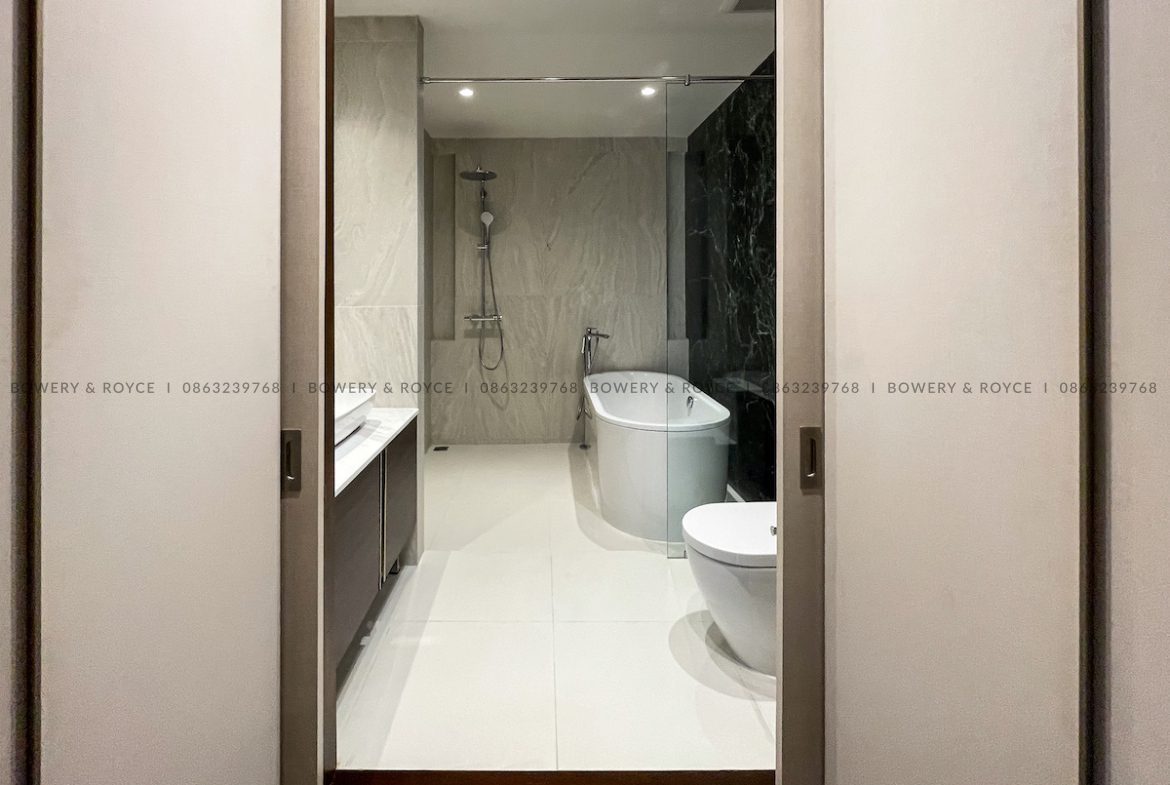 Exquisite One Bedroom Condo for Sale in Thong Lor