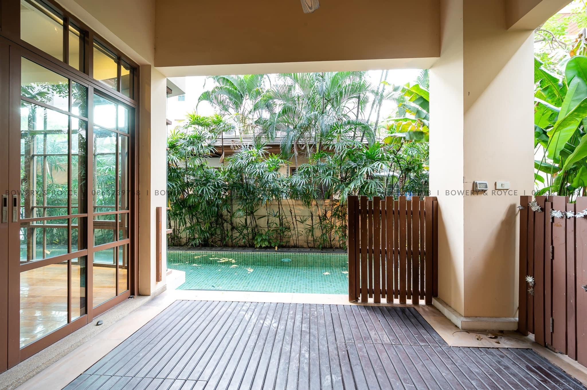 Modern Four Bedroom with Private Pool Detached House for Rent in Phra Khanong