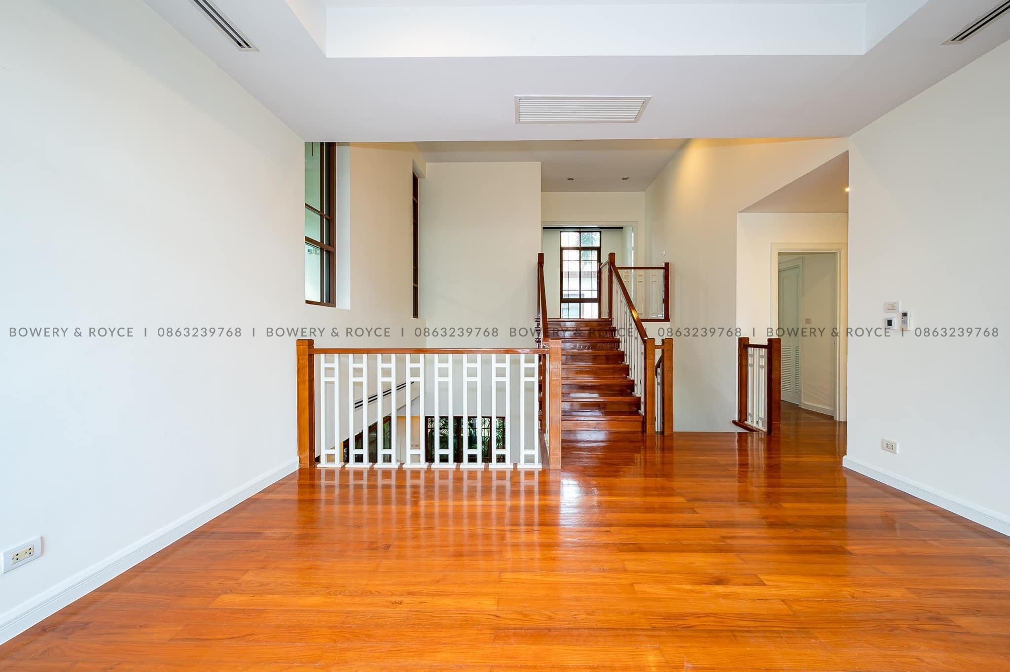 Modern Four Bedroom with Private Pool Detached House for Rent in Phra Khanong