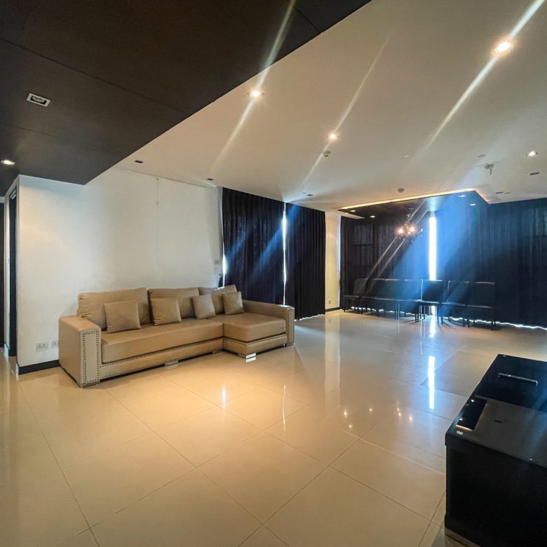 Exquisite Three Bedroom Condo for Rent in Thong Lor