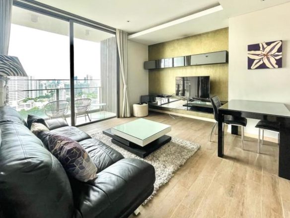 Modern One Bedroom Condo for Sale with Tenant at Aequa 49 Thong Lor