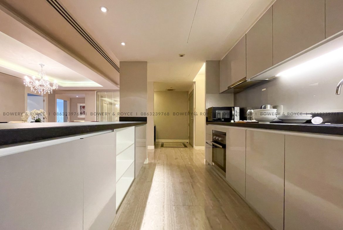 Exquisite Three Bedroom Plus Office Condo for Rent in Thong Lor