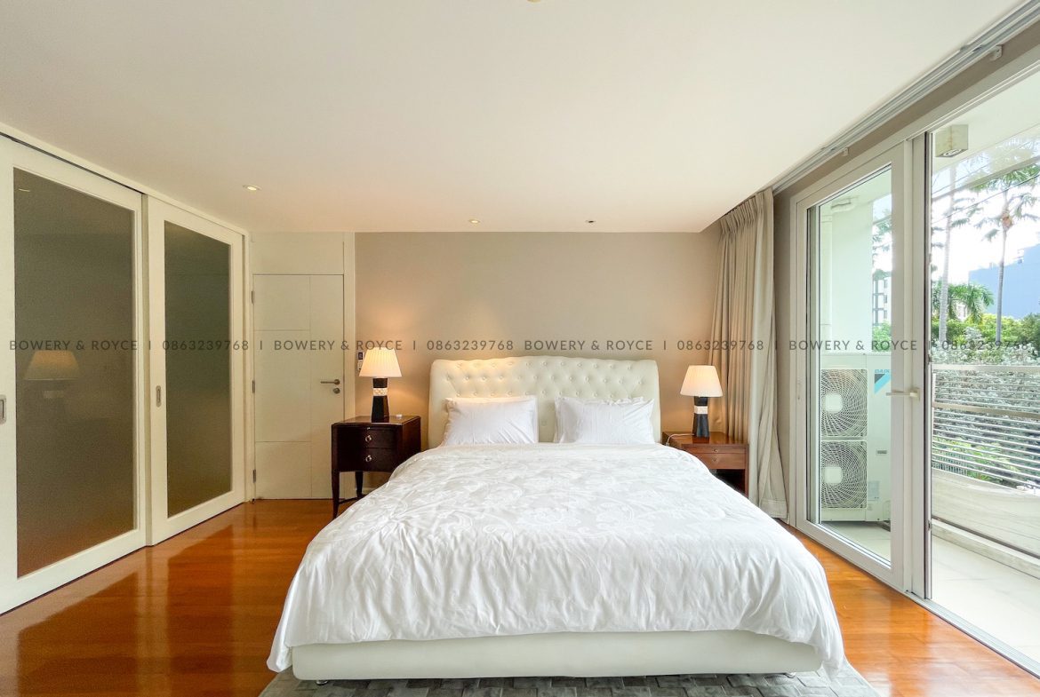 Exquisite Three Bedroom Plus Office Condo for Rent in Thong Lor