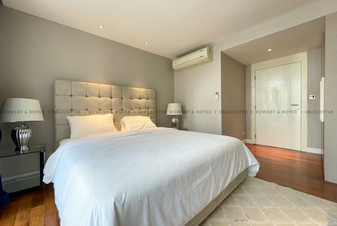 Exquisite Three Bedroom Plus Office Condo for Rent in Thong Lor