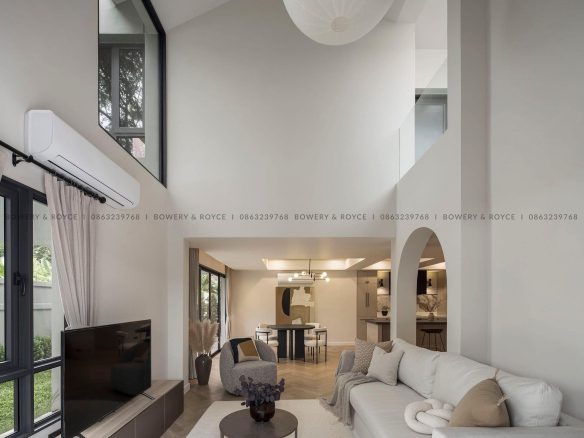 Beautifully Renovated Three Bedroom Detached House for Rent in Phra Khanong