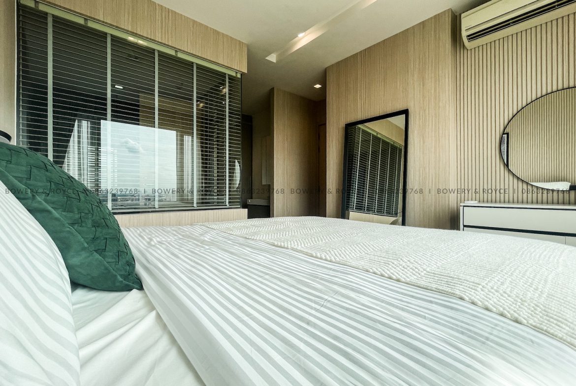 Modern Decor Two Bedroom Condo Close to BTS For Sale in Thong Lor