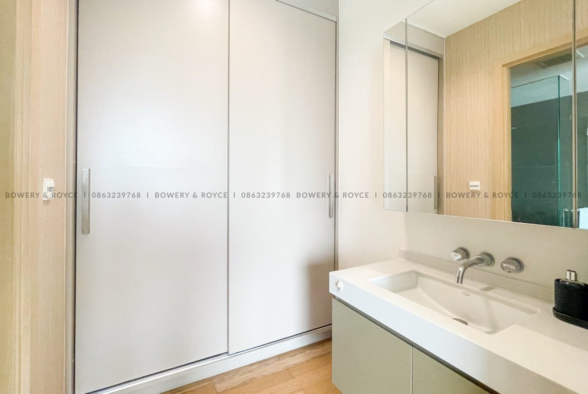 Modern Decor Two Bedroom Condo Close to BTS For Sale in Thong Lor