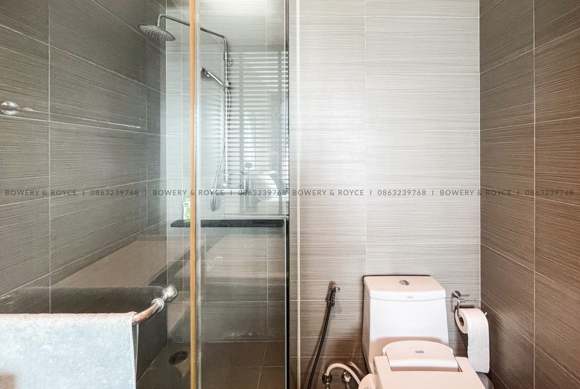 Modern Decor Two Bedroom Condo Close to BTS For Sale in Thong Lor
