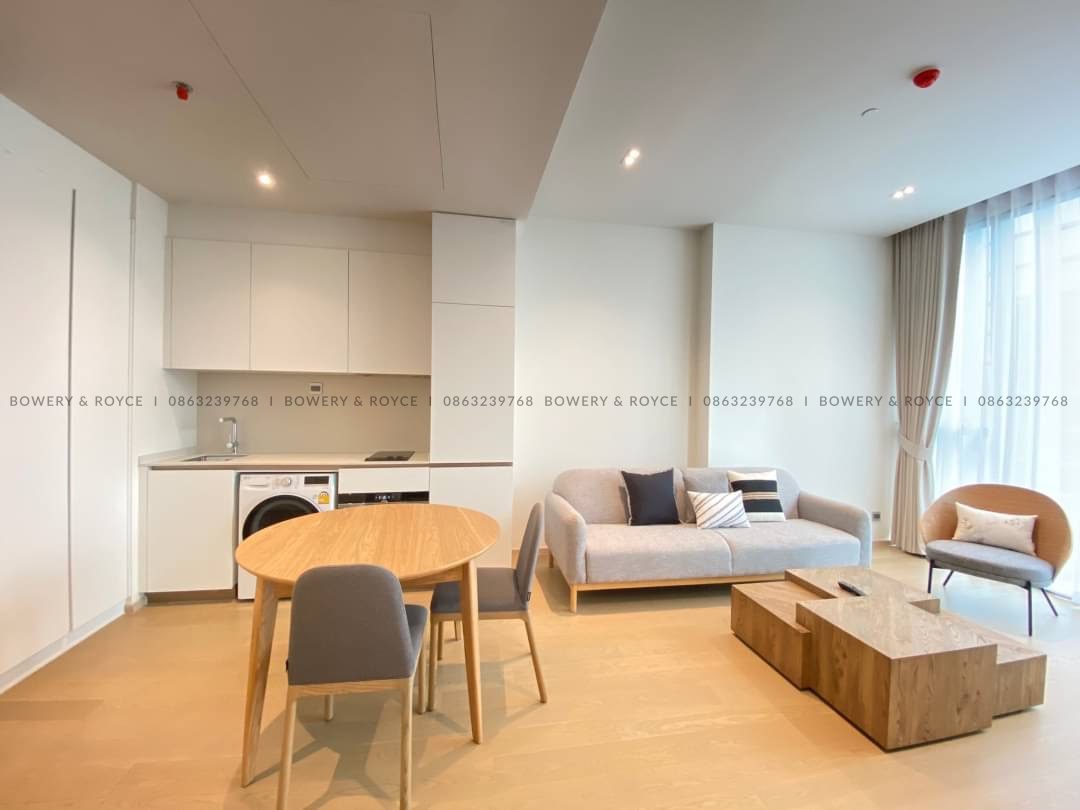 Contemporary One Bedroom Near BTS Condo for Rent at the Strand Thong Lor