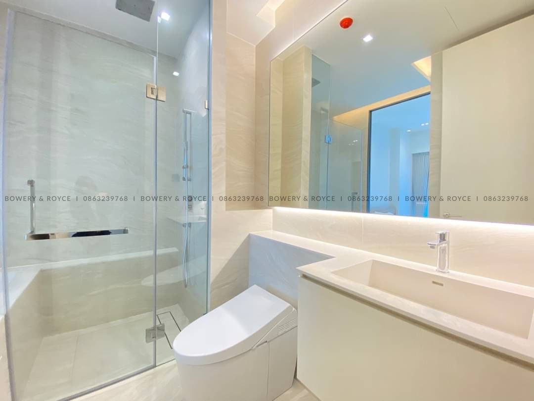 Contemporary One Bedroom Near BTS Condo for Rent at the Strand Thong Lor