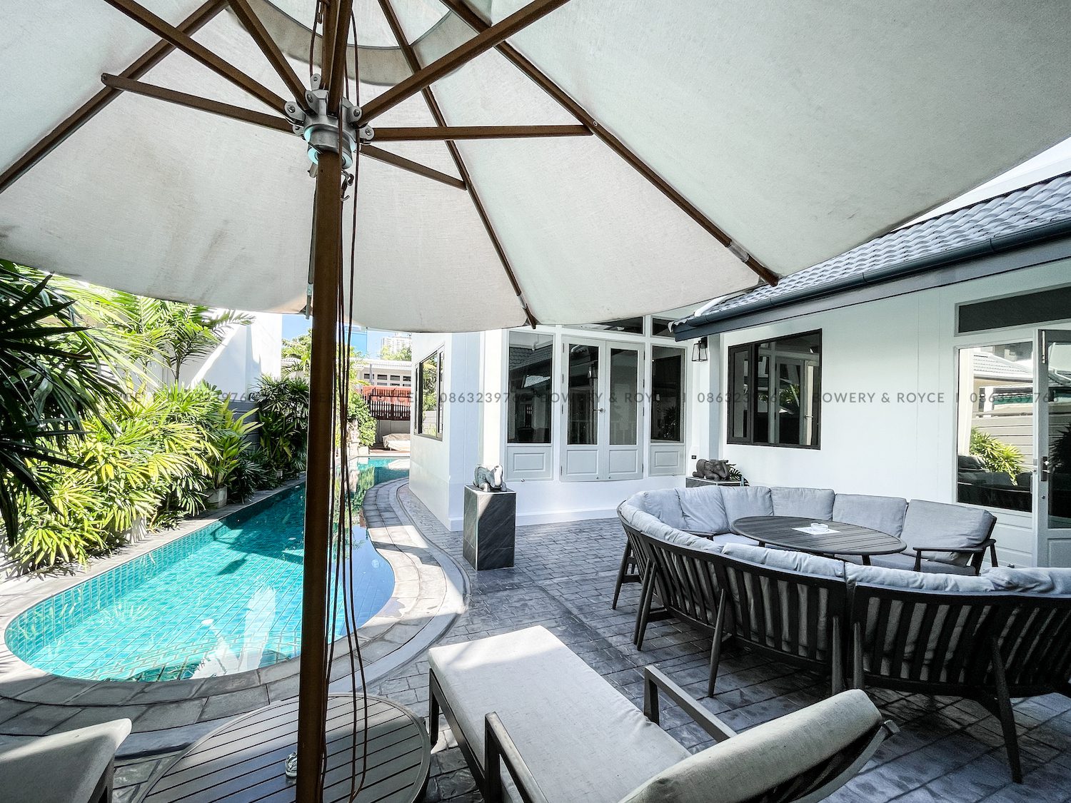 Modern Five Bedroom House with Private Pool for Rent in Thong Lor