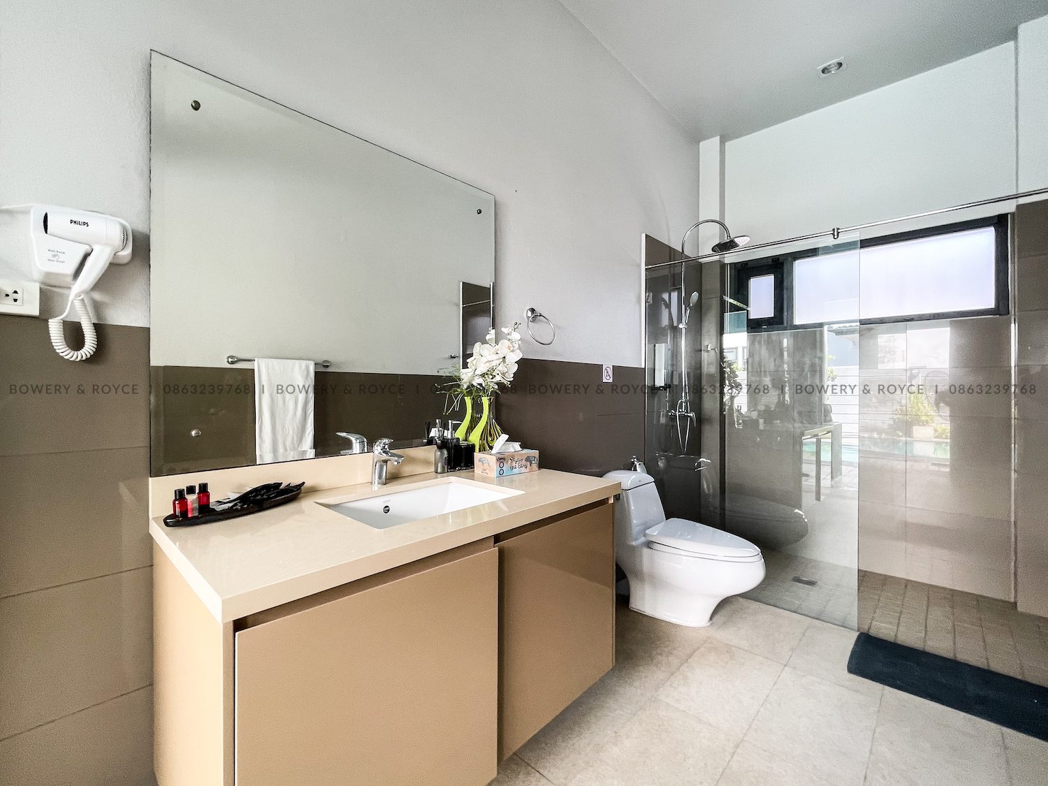 Modern Five Bedroom House with Private Pool for Rent in Thong Lor