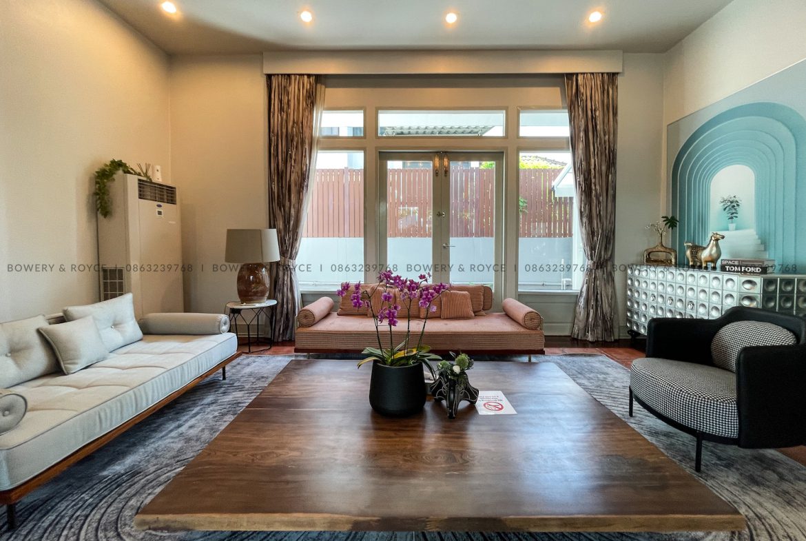 Modern Five Bedroom House with Private Pool for Rent in Thong Lor