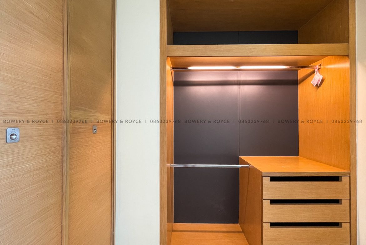 Unblocked View One Bedroom Condo for Rent in Thong Lor